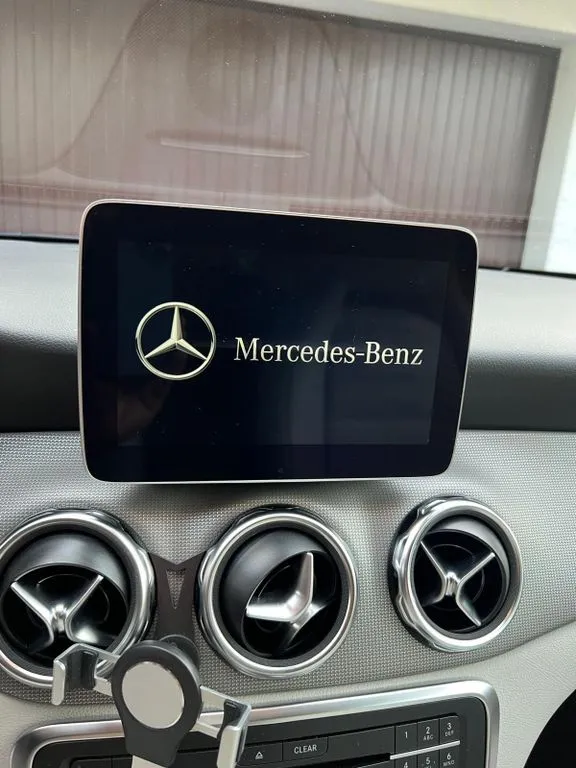 Mercedes-Benz GLA 180