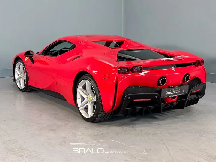 Ferrari SF90