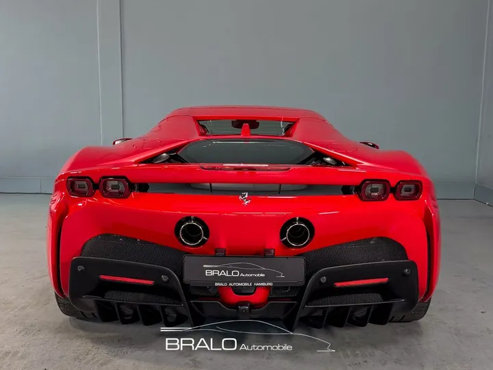 Ferrari SF90