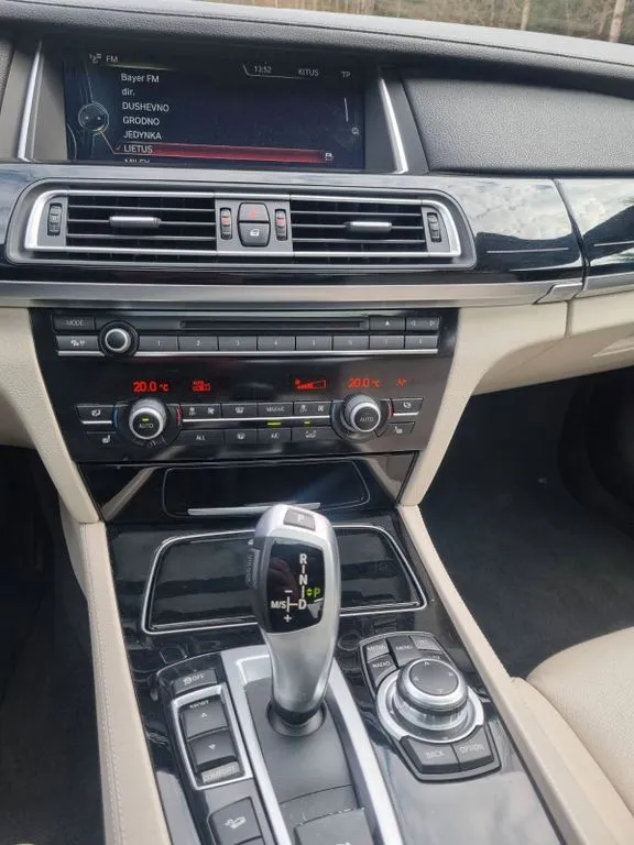 BMW 730