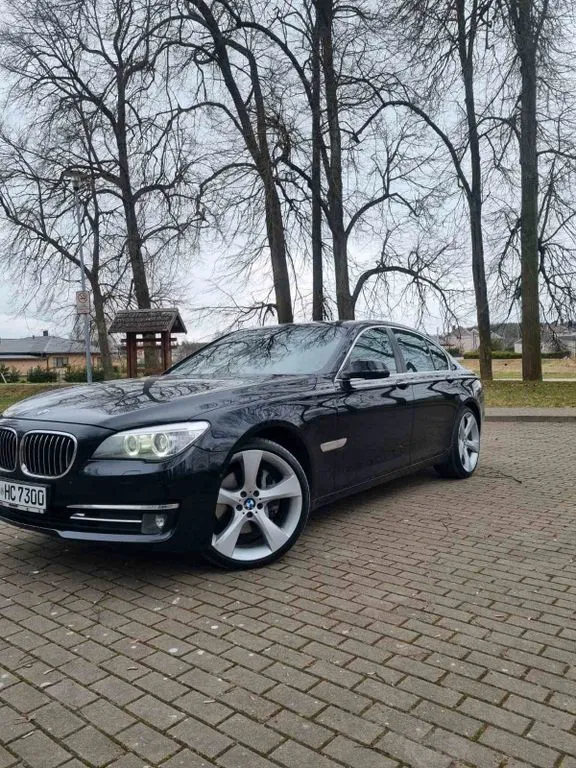 BMW 730