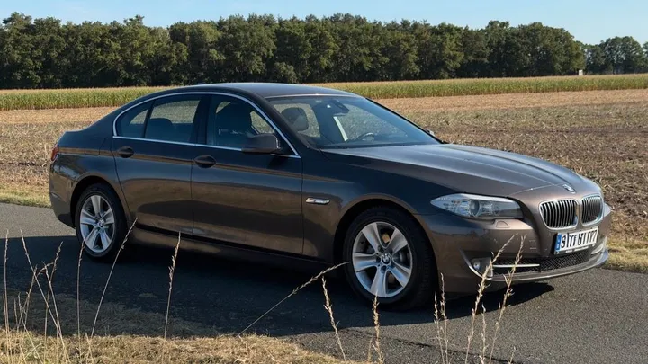 BMW 523