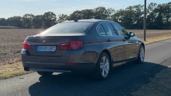 BMW 523