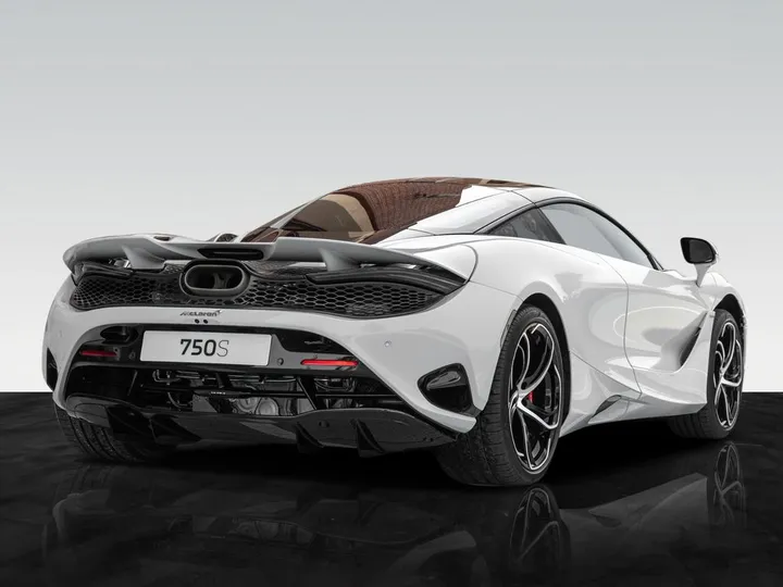 McLaren 750S