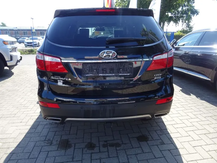 Hyundai Grand Santa Fe