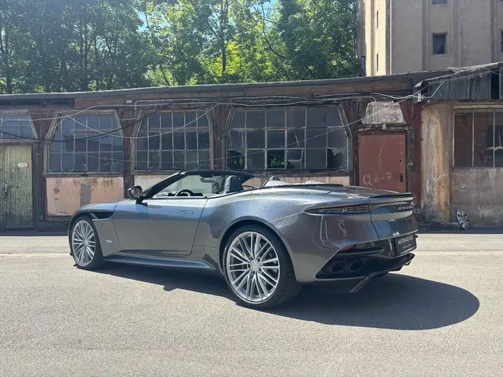 Aston Martin DBS