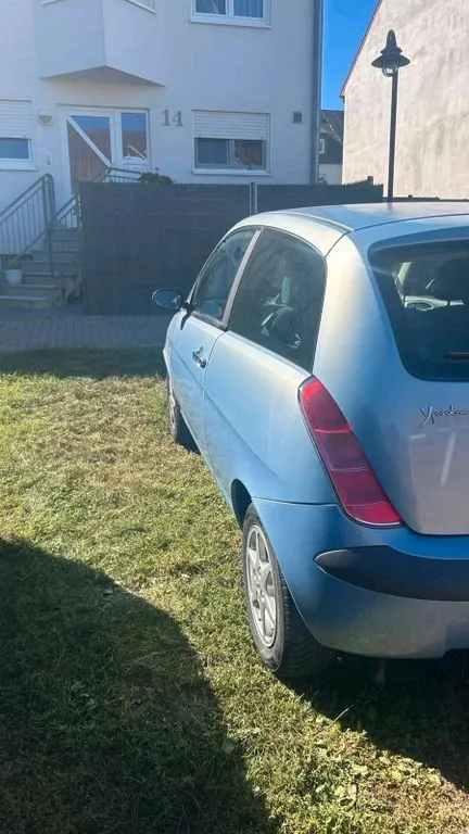 Lancia Ypsilon