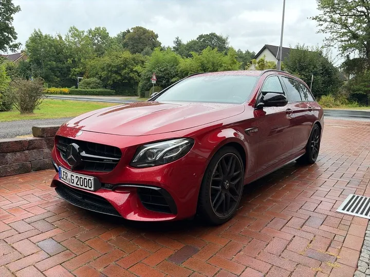 Mercedes-Benz E 63 AMG