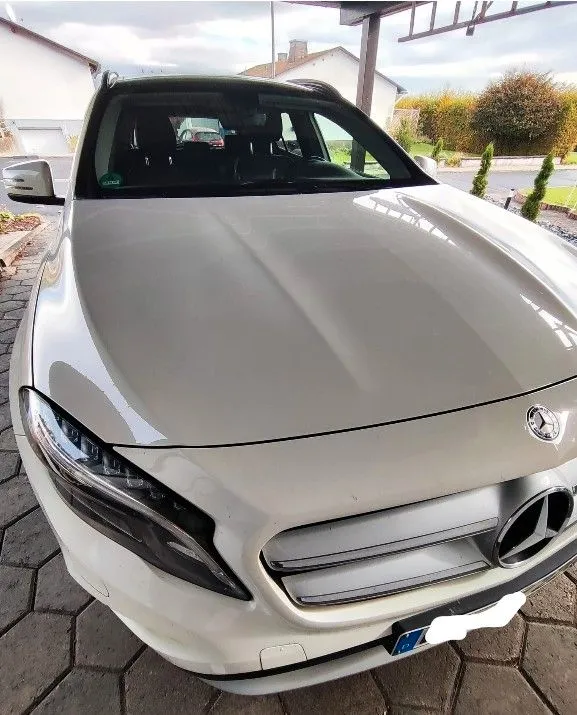 Mercedes-Benz GLA 220