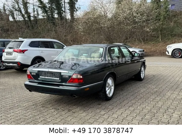 Jaguar XJ