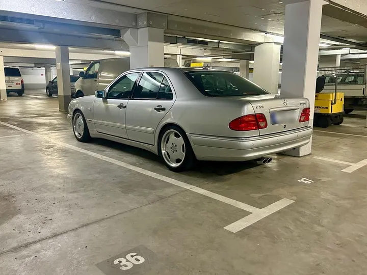 Mercedes-Benz E 55 AMG