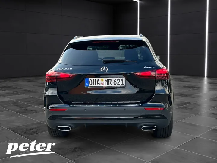 Mercedes-Benz GLA 220