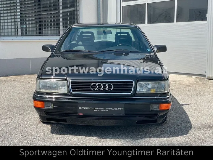 Audi V8