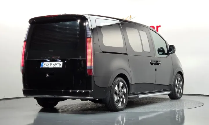 Hyundai Staria