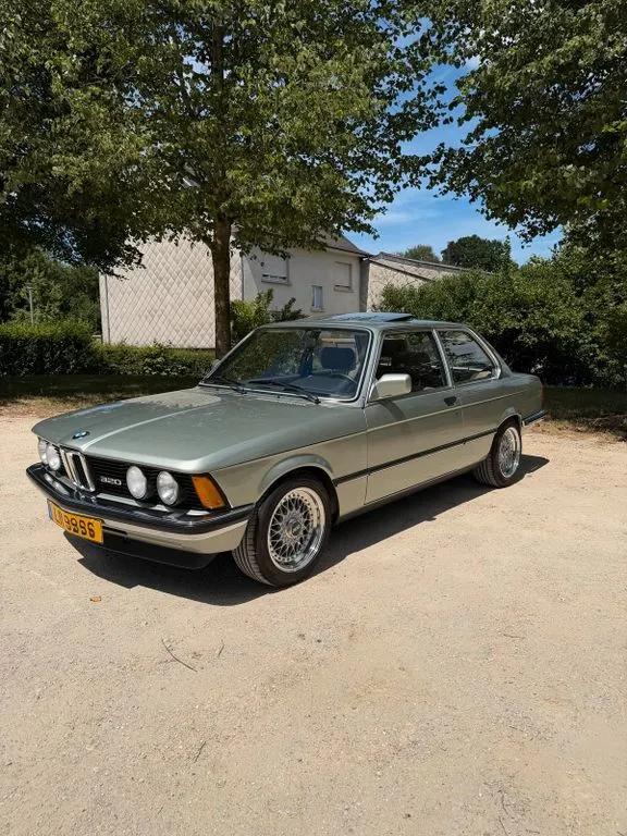 BMW 320