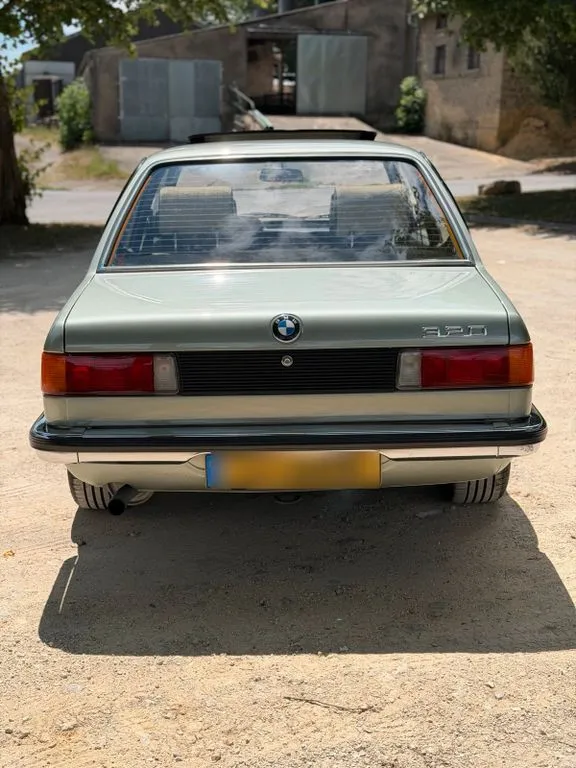 BMW 320