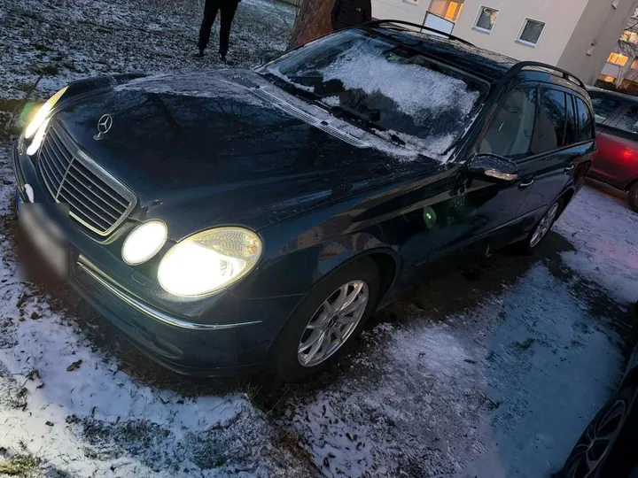 Mercedes-Benz E 320