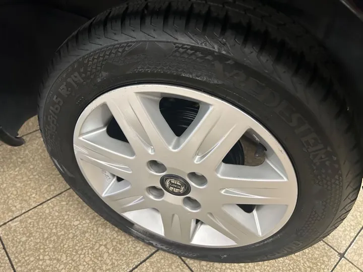 Lancia Ypsilon