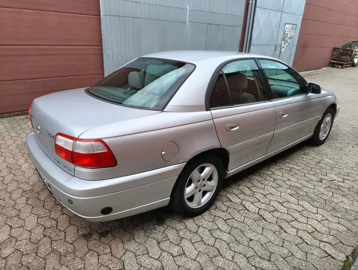 Opel Omega