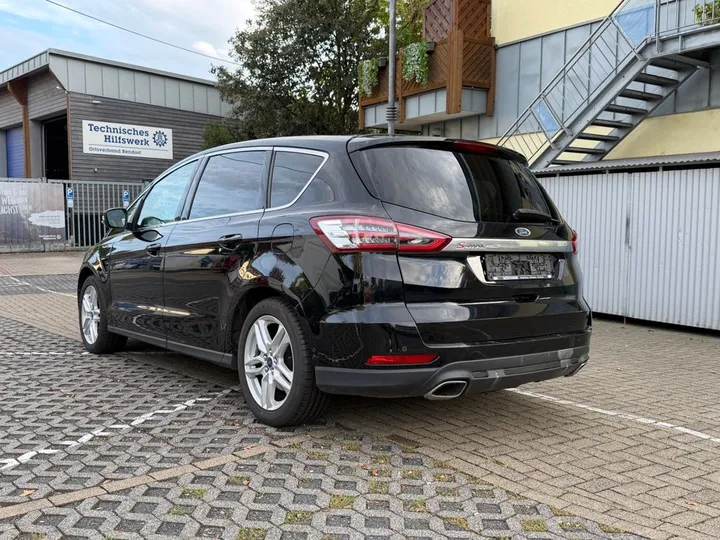 Ford S-Max