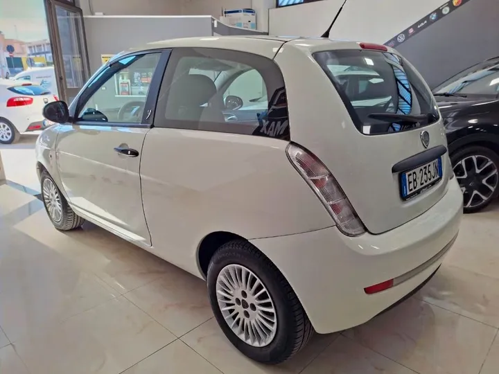 Lancia Ypsilon