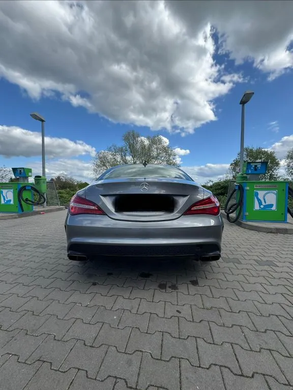 Mercedes-Benz CLA 200