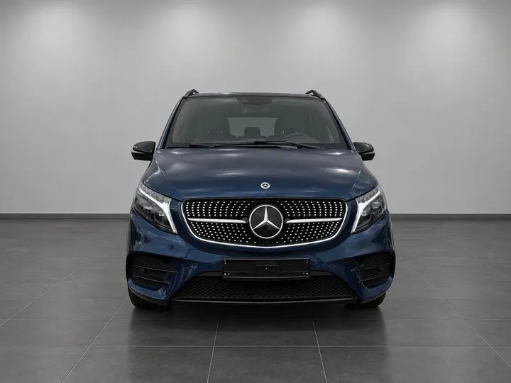 Mercedes-Benz 220