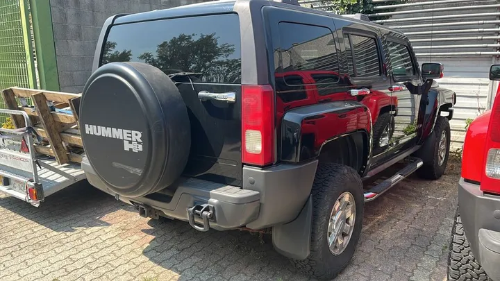 Hummer H3