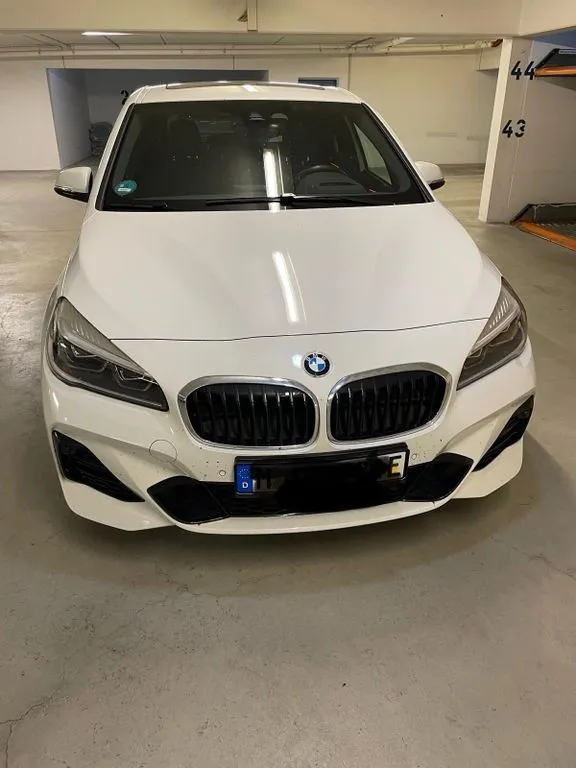 BMW 225