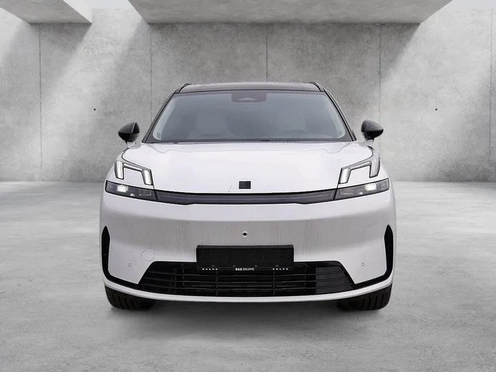Lynk&Co 08