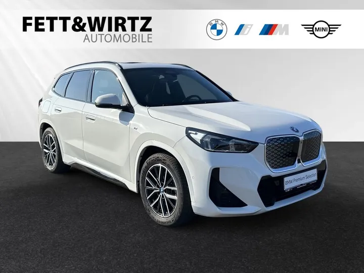 BMW iX1