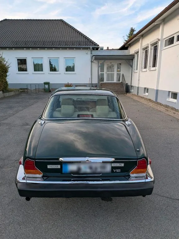 Jaguar XJ12