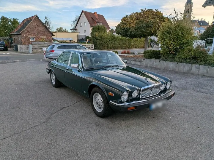 Jaguar XJ12
