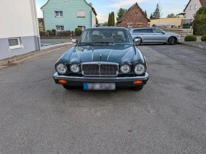 Jaguar XJ12