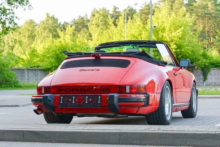 Porsche 930