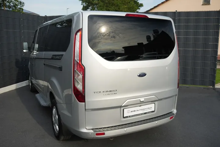Ford Tourneo Custom