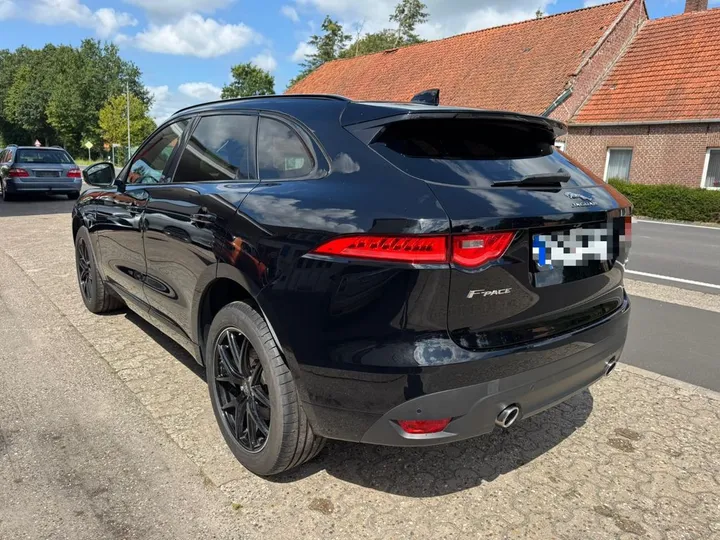 Jaguar F-Pace