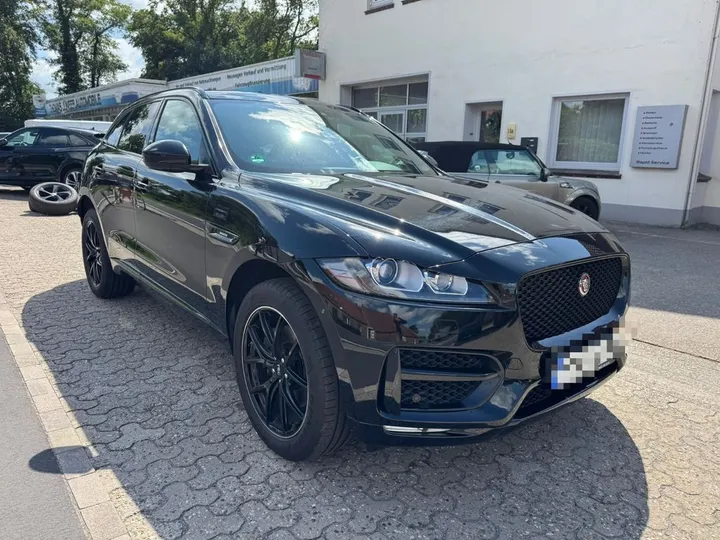 Jaguar F-Pace