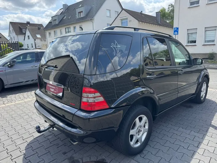 Mercedes-Benz ML 400