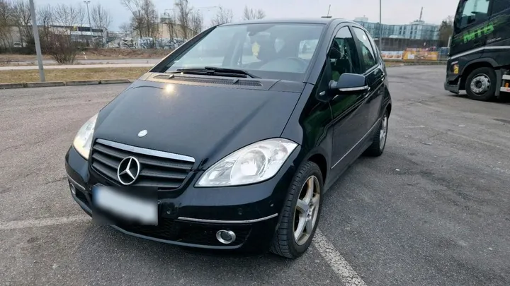Mercedes-Benz A 180