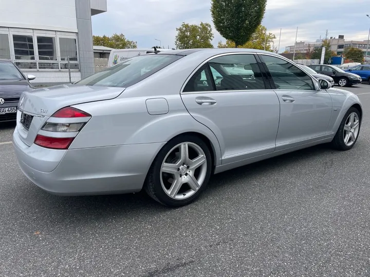 Mercedes-Benz S 320