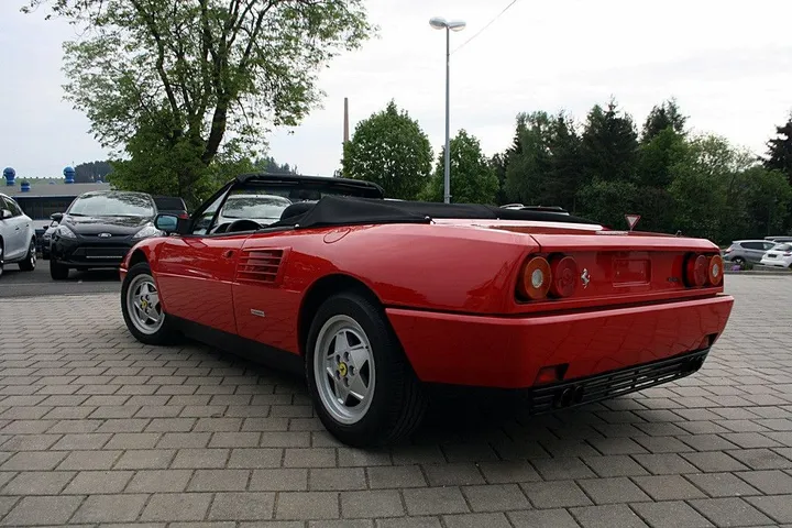 Ferrari Mondial