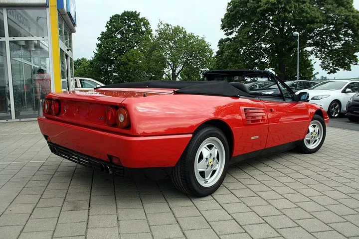 Ferrari Mondial
