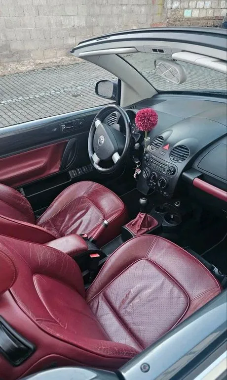 Volkswagen New Beetle