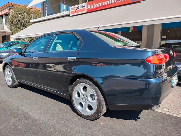 Alfa Romeo 166