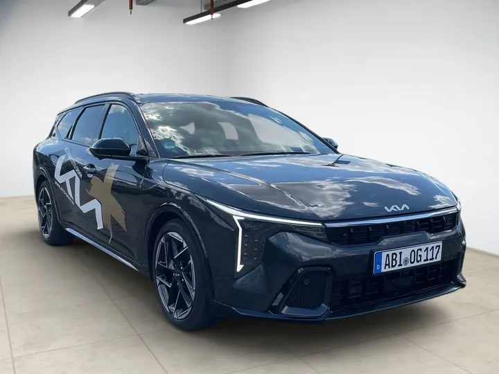 Kia K4
