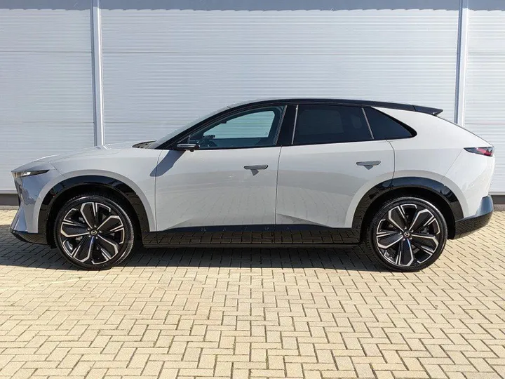 Mazda CX-6e