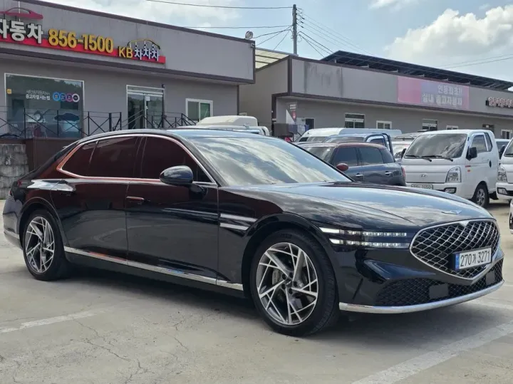 Genesis G90