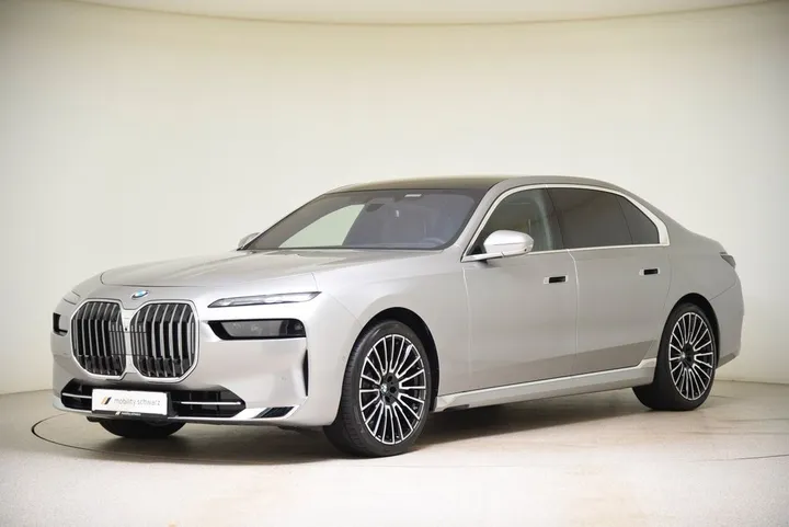 BMW 740
