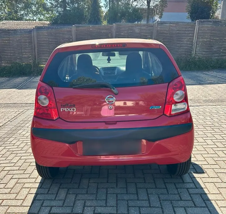 Nissan Pixo